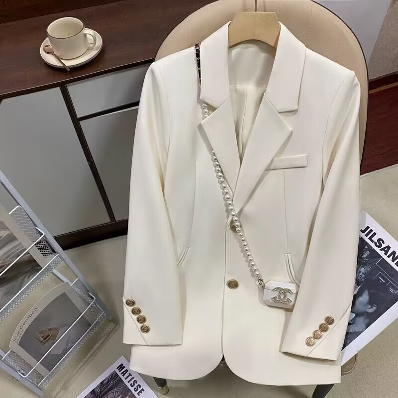 White suit jacket for women, autumn 2025 new design, fashionable and versatile temperament, single breasted small suit for women