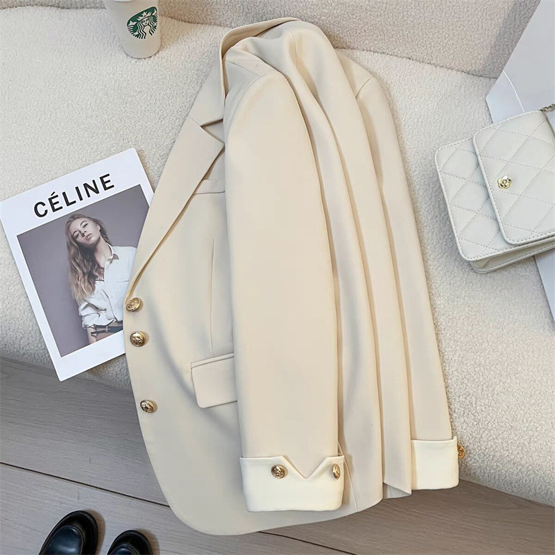 White suit jacket for women, spring 2025 new style, casual temperament, socialite, high-end feeling, explosive street, trendy suit this year White suit jacket for women, spring 2025 new style, casual temperament, socialite, high-end feeling, explosive street, trendy suit this year