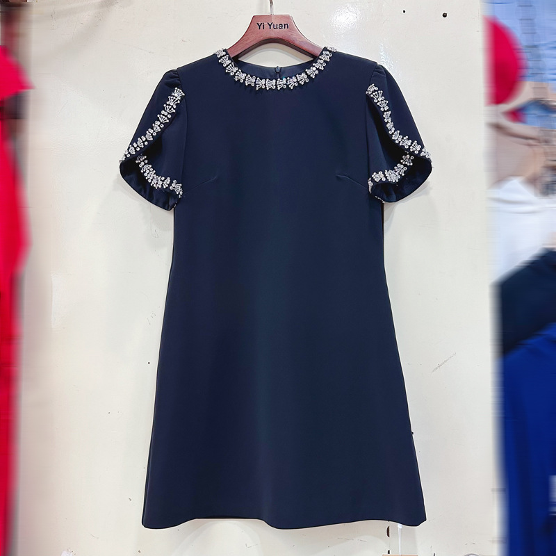 Thirteen line Australian niche dress new round neck diamond studded patchwork design solid color short skirt gift skirt A2 # 8370 Thirteen line Australian niche dress new round neck diamond studded patchwork design solid color short skirt gift skirt A2 # 8370