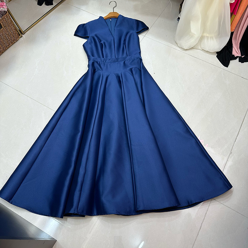 Thirteen line French Hepburn style V-neck cinched waist slimming A-line big hem dress A1 # 8582