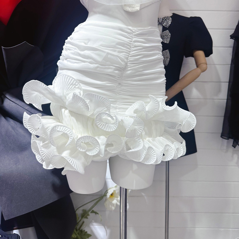 Thirteen line niche three-dimensional flower skirt with asymmetrical ruffle edge design, pleated hip hugging short skirt C3 # 3265