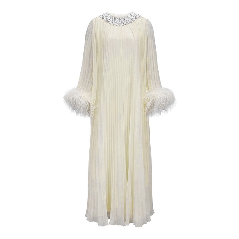 Australian fashion brand high-end dress 2025 new nail bead ostrich fur decoration vacation chiffon big swing dress Australian fashion brand high-end dress 2025 new nail bead ostrich fur decoration vacation chiffon big swing dress