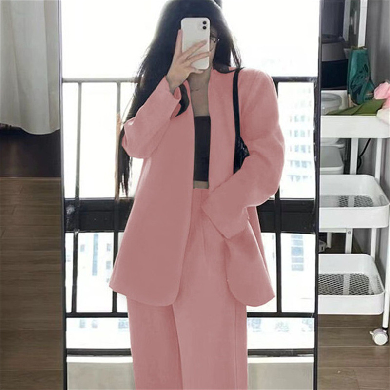 Suit jacket for women 2025 new spring design, niche casual suit temperament, black mini suit set Suit jacket for women 2025 new spring design, niche casual suit temperament, black mini suit set