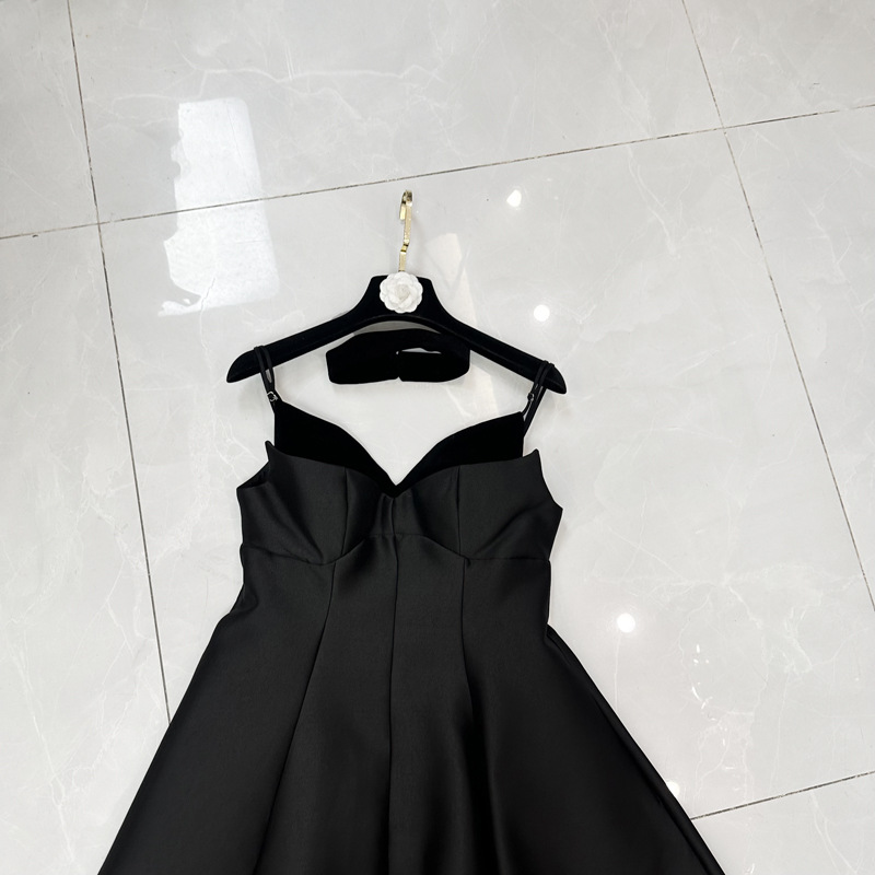 Thirteen line French velvet patchwork suspender with waist cinching and hanging feeling, big hem, small black dress, formal dress A3 # 6589 Thirteen line French velvet patchwork suspender with waist cinching and hanging feeling, big hem, small black dress, formal dress A3 # 6589