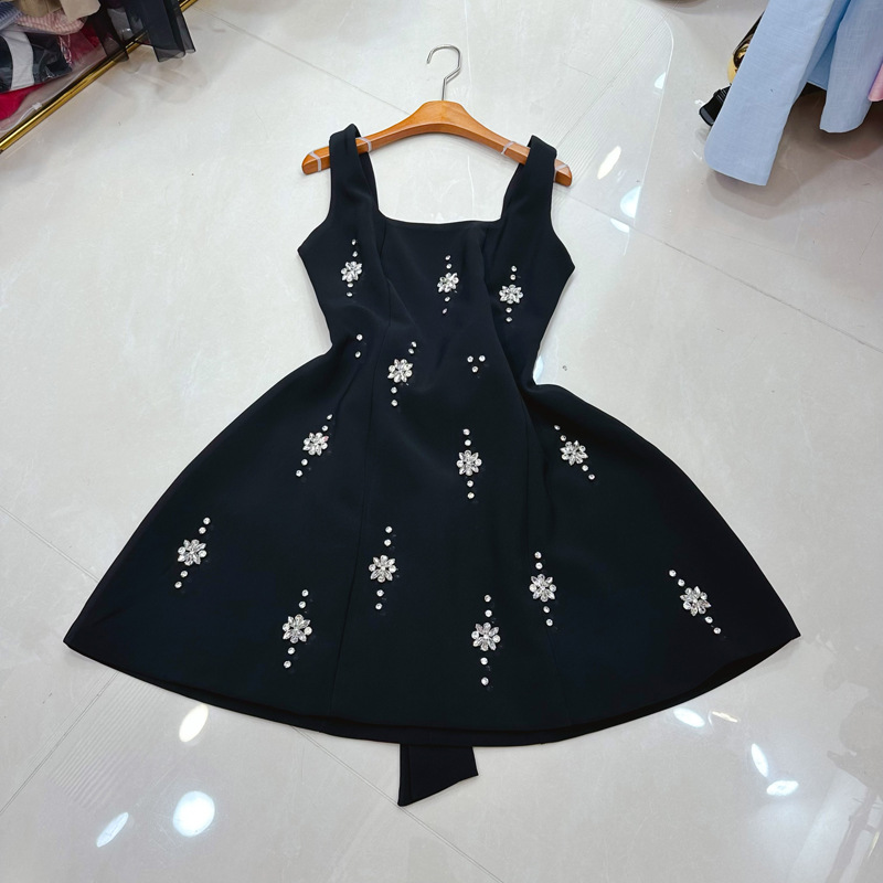 Thirteen line socialite American light luxury style heavy industry diamond square collar waist cinched backless bow bow dress A2 # 8362