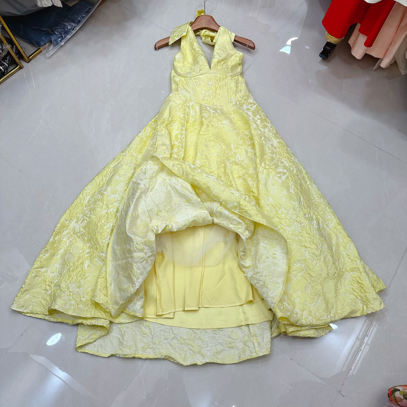 Thirteen lines Australian French niche sexy hanging neck backless lace up waist fish bone dress long skirt A1 # 8008