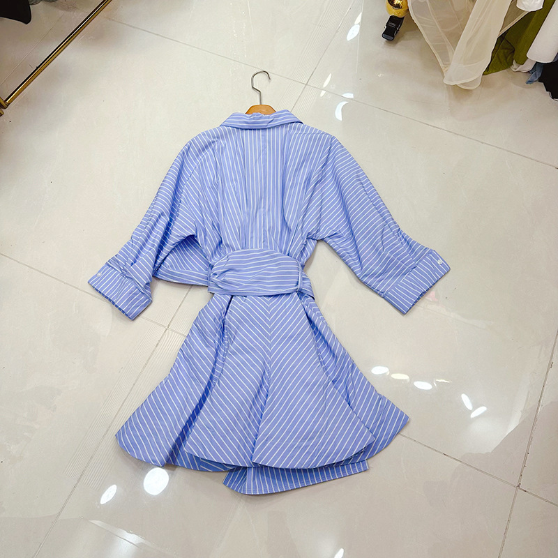 Thirteen Rows Vietnam's niche new seven quarter sleeve dress with striped V-neck casual ruffle edge short skirt A2 # 8577 Thirteen Rows Vietnam's niche new seven quarter sleeve dress with striped V-neck casual ruffle edge short skirt A2 # 8577