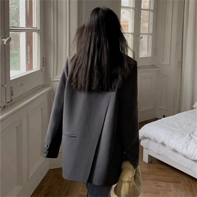 Chic grey small suit jacket for petite women, 2025 Spring and Autumn new style, high-end design, niche casual suit Chic grey small suit jacket for petite women, 2025 Spring and Autumn new style, high-end design, niche casual suit