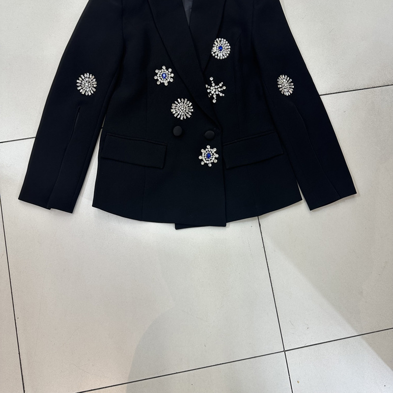 Thirteen Rows Australia's new European and American celebrity socialite heavy industry nail bead inlaid diamond small suit jacket A2 # 8060 Thirteen Rows Australia's new European and American celebrity socialite heavy industry nail bead inlaid diamond small suit jacket A2 # 8060
