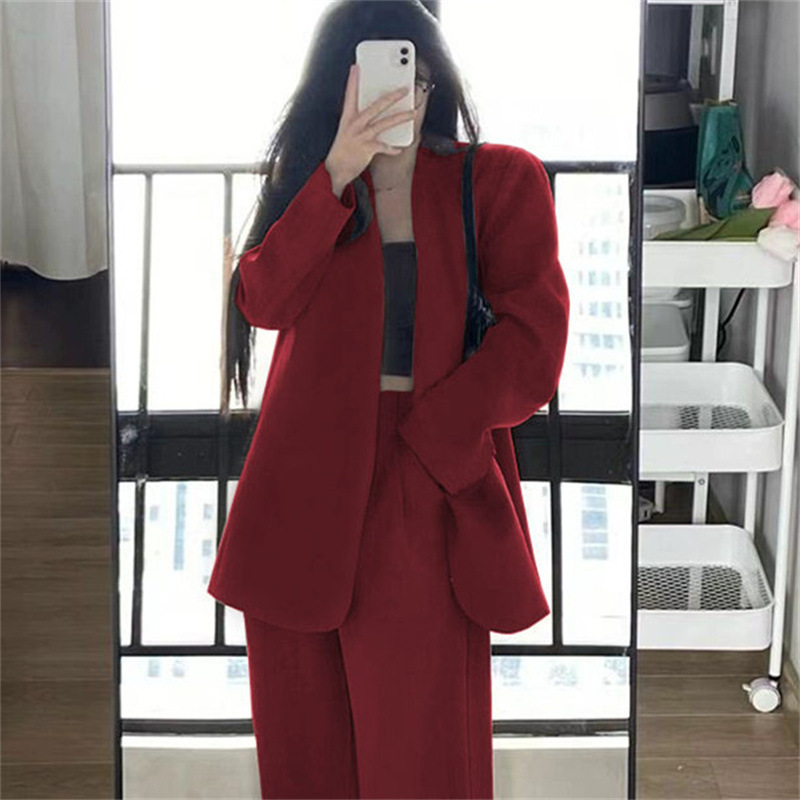 Suit jacket for women 2025 new spring design, niche casual suit temperament, black mini suit set Suit jacket for women 2025 new spring design, niche casual suit temperament, black mini suit set