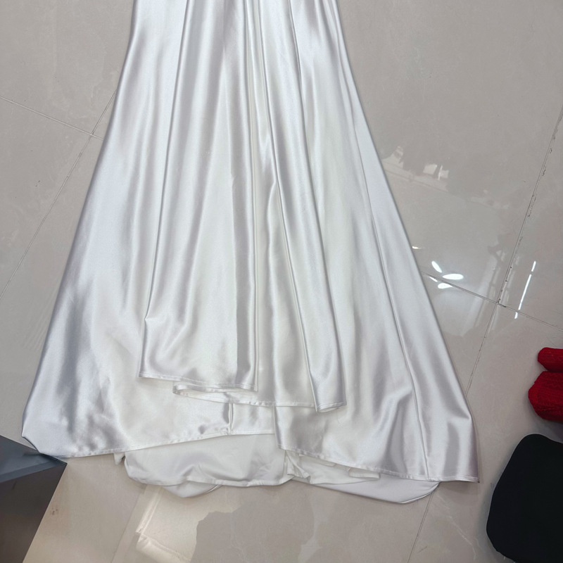 Thirteen Rows Vietnam's niche new high gloss satin silky smooth deep U-neck hanging neck skirt dress, gift skirt A2 # 8033 Thirteen Rows Vietnam's niche new high gloss satin silky smooth deep U-neck hanging neck skirt dress, gift skirt A2 # 8033