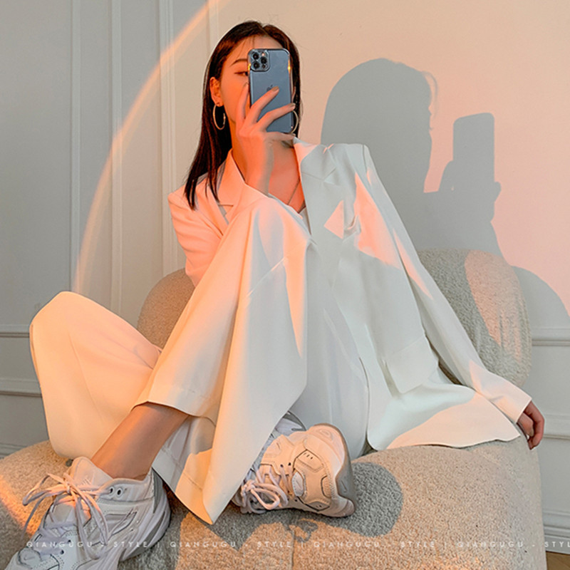 White suit jacket for women with a sense of luxury in spring and autumn, thin Korean version, loose design, niche long sleeved casual small suit White suit jacket for women with a sense of luxury in spring and autumn, thin Korean version, loose design, niche long sleeved casual small suit