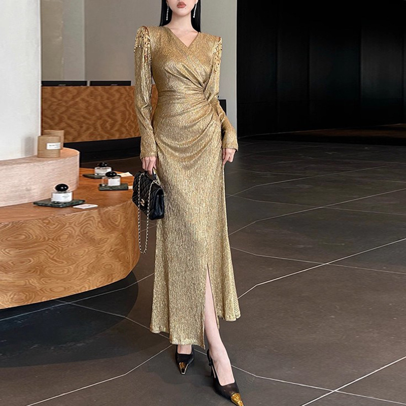 Fashion socialite dress 2025 autumn new V-neck long sleeved waist pleated slimming design long dress