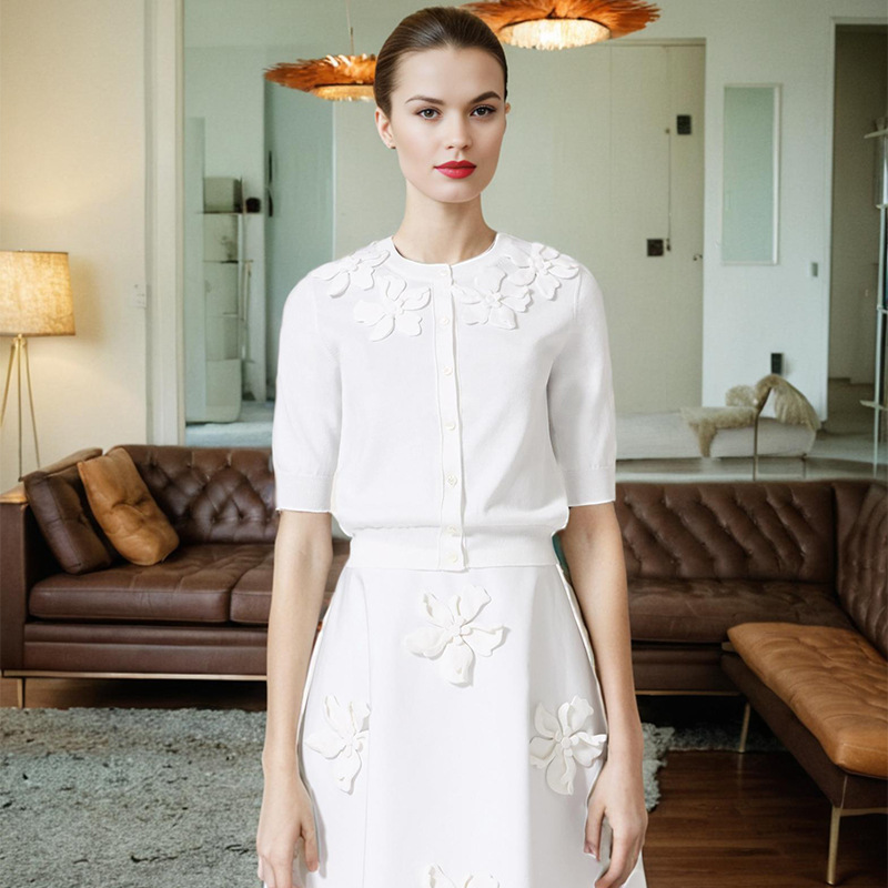 Versatile Knitted Sweater with Temperament 2025 Autumn New Style Three Dimensional Flower Decoration Five Sleeve Luxury Sweater Cardigan for Women