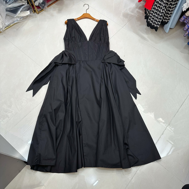 Thirteen line Australian dress, sexy V-neck fishbone skirt, waist cinched puffy vest dress, short long skirt A2 # 8181 Thirteen line Australian dress, sexy V-neck fishbone skirt, waist cinched puffy vest dress, short long skirt A2 # 8181