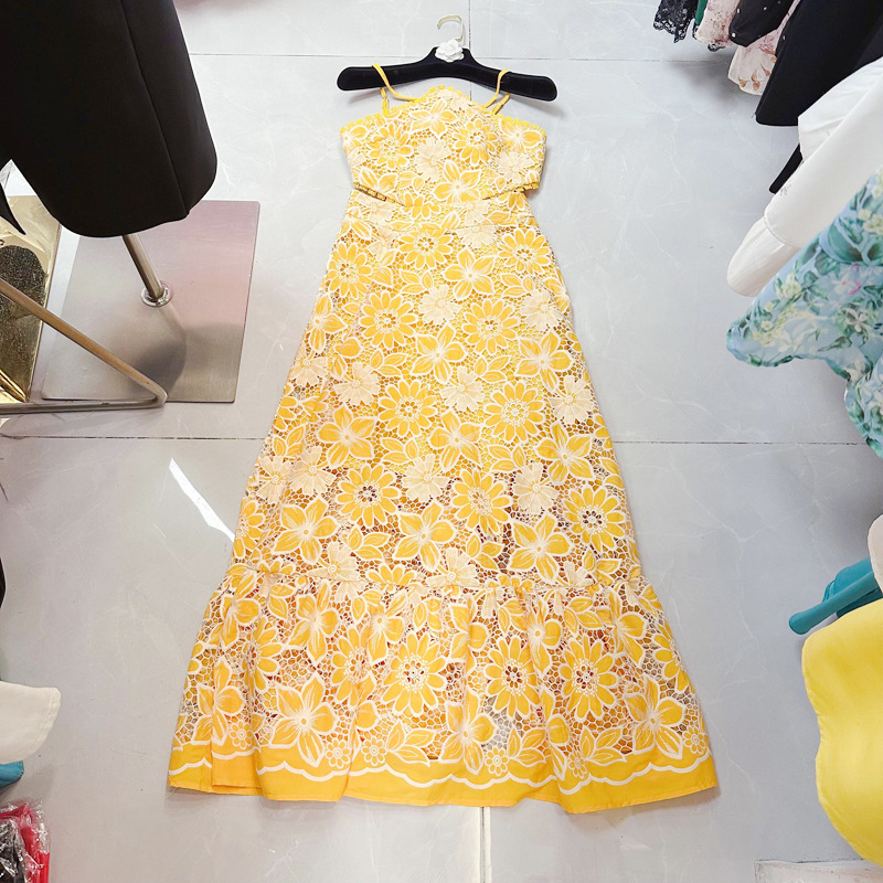 Thirteen line Thai niche heavy industry embroidery vacation style dress with hanging neck and waist hollow suspender skirt A2 # 8113 Thirteen line Thai niche heavy industry embroidery vacation style dress with hanging neck and waist hollow suspender skirt A2 # 8113