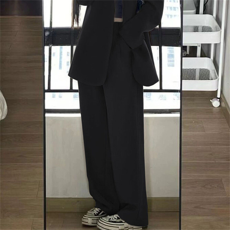 Suit jacket for women 2025 new spring design, niche casual suit temperament, black mini suit set Suit jacket for women 2025 new spring design, niche casual suit temperament, black mini suit set