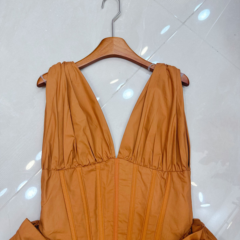 Thirteen line Australian dress, sexy V-neck fishbone skirt, waist cinched puffy vest dress, short long skirt A2 # 8181 Thirteen line Australian dress, sexy V-neck fishbone skirt, waist cinched puffy vest dress, short long skirt A2 # 8181