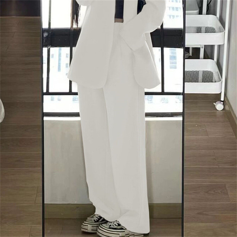 Suit jacket for women 2025 new spring design, niche casual suit temperament, black mini suit set Suit jacket for women 2025 new spring design, niche casual suit temperament, black mini suit set