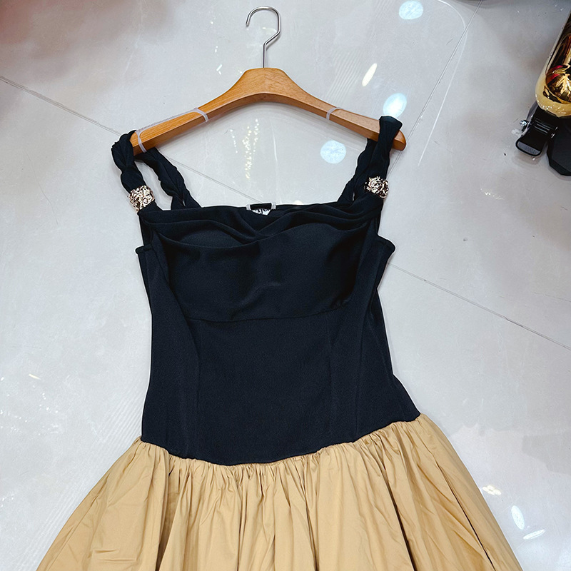 Thirteen line Australian French niche metal buckle sleeveless suspender black patchwork dress long skirt A1 # 1036 Thirteen line Australian French niche metal buckle sleeveless suspender black patchwork dress long skirt A1 # 1036