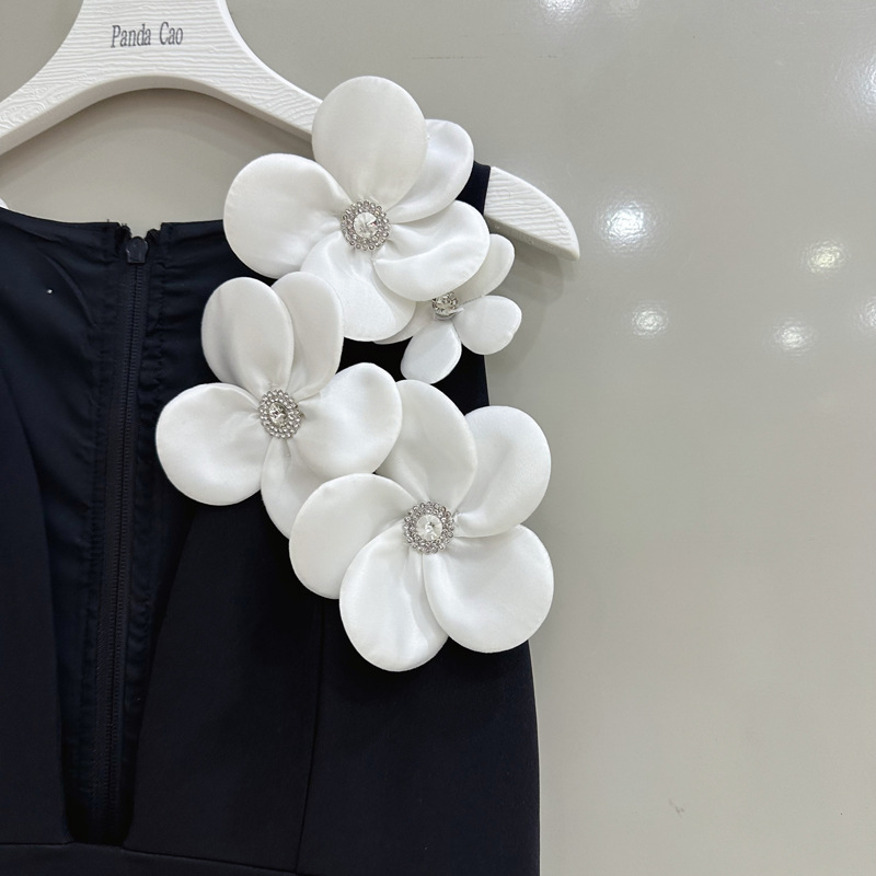 Thirteen new heavy industry diamond inlaid three-dimensional flower A-line sleeveless dress, light luxury slimming vest skirt C1 # 1907 Thirteen new heavy industry diamond inlaid three-dimensional flower A-line sleeveless dress, light luxury slimming vest skirt C1 # 1907