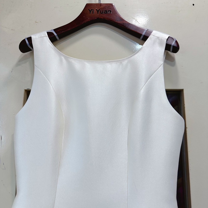 Thirteen line bow mesh patchwork dress with ruffle edge hanging neck and exposed back, solid color sexy short skirt C2 # 2552 Thirteen line bow mesh patchwork dress with ruffle edge hanging neck and exposed back, solid color sexy short skirt C2 # 2552