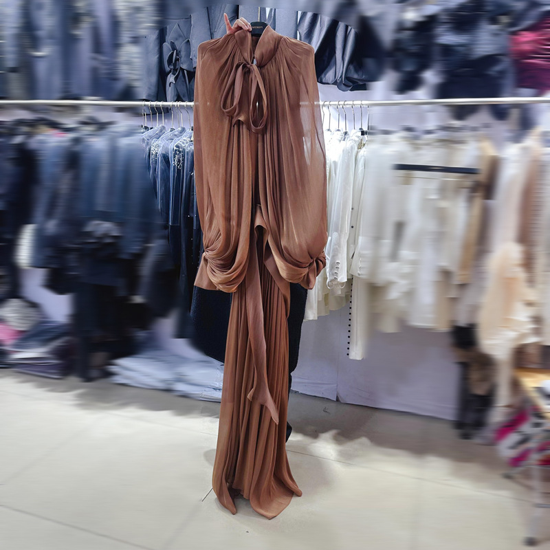 Thirteen Vietnamese designers' niche new European and American style design, bat sleeve pleated dress A3 # 2502 Thirteen Vietnamese designers' niche new European and American style design, bat sleeve pleated dress A3 # 2502