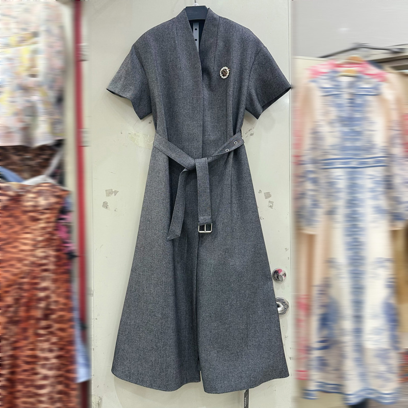 Thirteen Rows Australian niche new short sleeved dark gray V-neck belt brooch slim long dress C1 # 2135