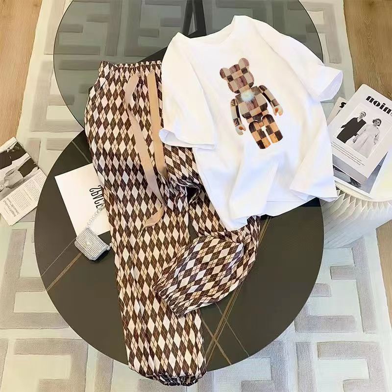 Set of women's summer new cartoon checkered teddy bear diamond patterned T-shirt, women's pants two-piece set, fashionable casual sportswear