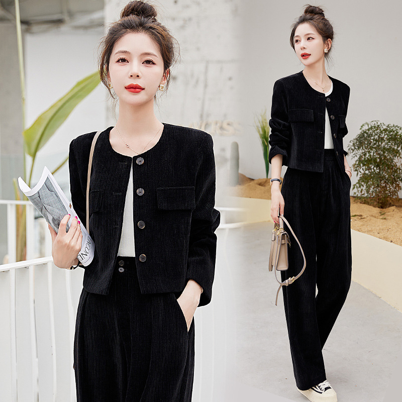 Xiaoxiangfeng professional suit for women in autumn 2024, new high-end fashion corduroy two-piece set, wide leg pants, stylish Xiaoxiangfeng professional suit for women in autumn 2024, new high-end fashion corduroy two-piece set, wide leg pants, stylish