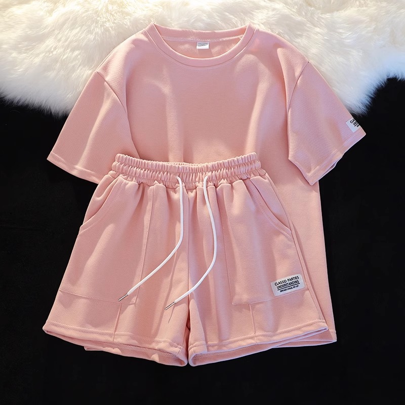 Advanced feeling! Comfortable casual sports set for women in summer, loose and comfortable shorts, short sleeved two-piece set, fashionable and white looking Advanced feeling! Comfortable casual sports set for women in summer, loose and comfortable shorts, short sleeved two-piece set, fashionable and white looking