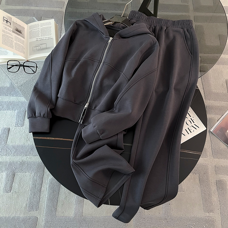 European Sportswear Set for Women's Spring and Autumn 2024 New Style, Trendy and High end, Slim and Fashionable, Two piece Hoodie and Pants Set European Sportswear Set for Women's Spring and Autumn 2024 New Style, Trendy and High end, Slim and Fashionable, Two piece Hoodie and Pants Set