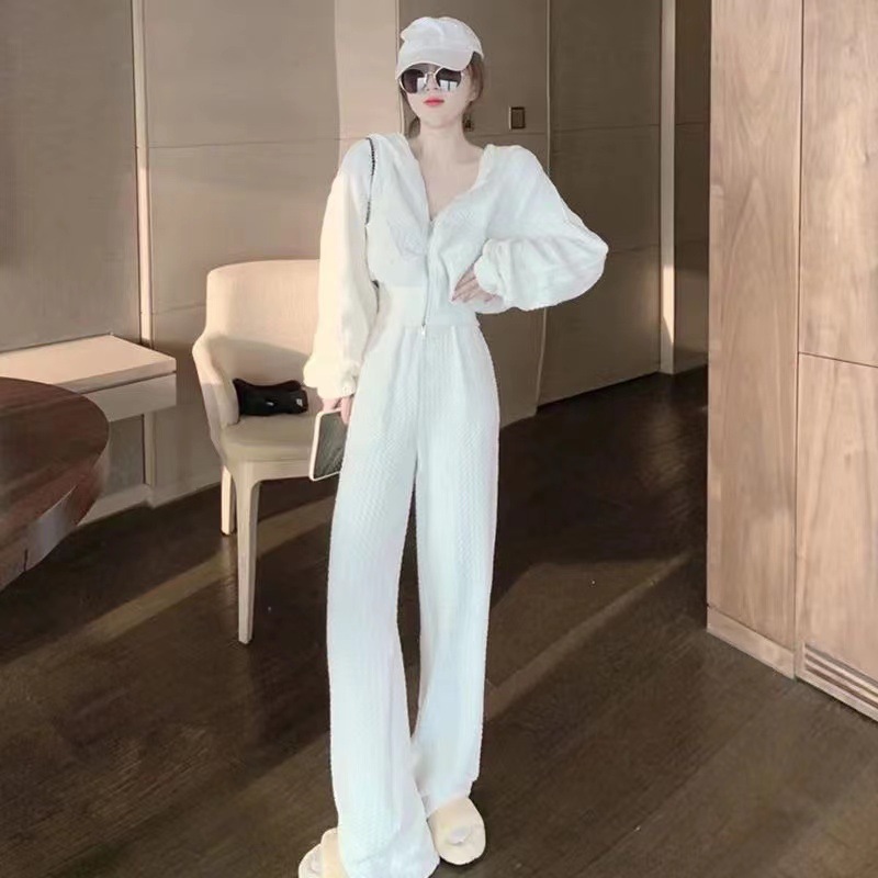 Casual sportswear set for women in spring, autumn, and winter, fashionable and trendy, with a strong street feel. Running hoodie, wide leg pants, two-piece set Casual sportswear set for women in spring, autumn, and winter, fashionable and trendy, with a strong street feel. Running hoodie, wide leg pants, two-piece set