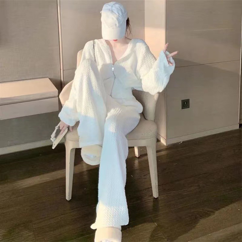 Casual sportswear set for women in spring, autumn, and winter, fashionable and trendy, with a strong street feel. Running hoodie, wide leg pants, two-piece set Casual sportswear set for women in spring, autumn, and winter, fashionable and trendy, with a strong street feel. Running hoodie, wide leg pants, two-piece set