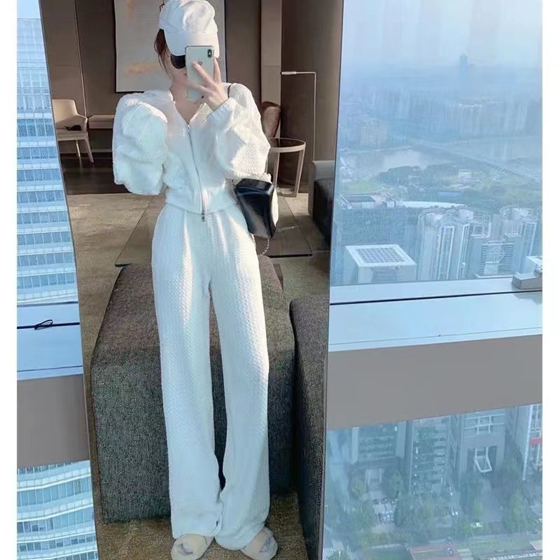 Casual sportswear set for women in spring, autumn, and winter, fashionable and trendy, with a strong street feel. Running hoodie, wide leg pants, two-piece set Casual sportswear set for women in spring, autumn, and winter, fashionable and trendy, with a strong street feel. Running hoodie, wide leg pants, two-piece set