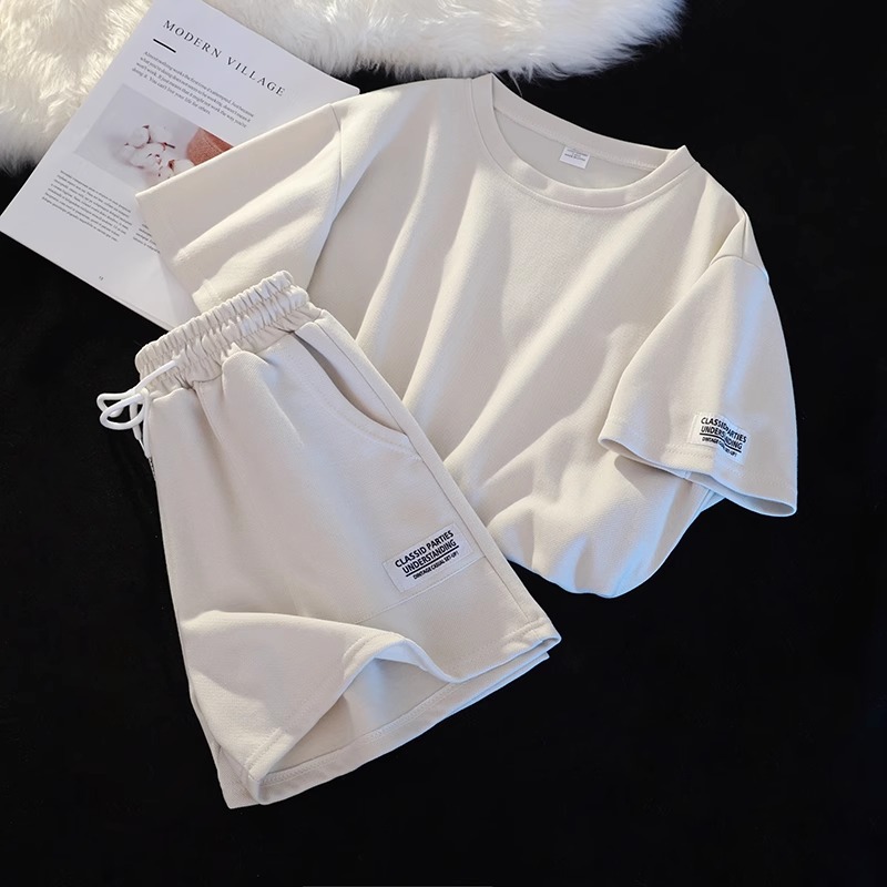 Advanced feeling! Comfortable casual sports set for women in summer, loose and comfortable shorts, short sleeved two-piece set, fashionable and white looking Advanced feeling! Comfortable casual sports set for women in summer, loose and comfortable shorts, short sleeved two-piece set, fashionable and white looking