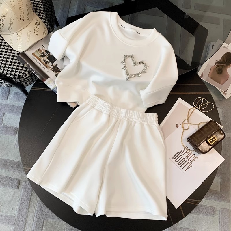 White casual sports suit for women, summer high-end fashion, age reducing fashion, short sleeved shorts, two piece set, trendy and stylish White casual sports suit for women, summer high-end fashion, age reducing fashion, short sleeved shorts, two piece set, trendy and stylish