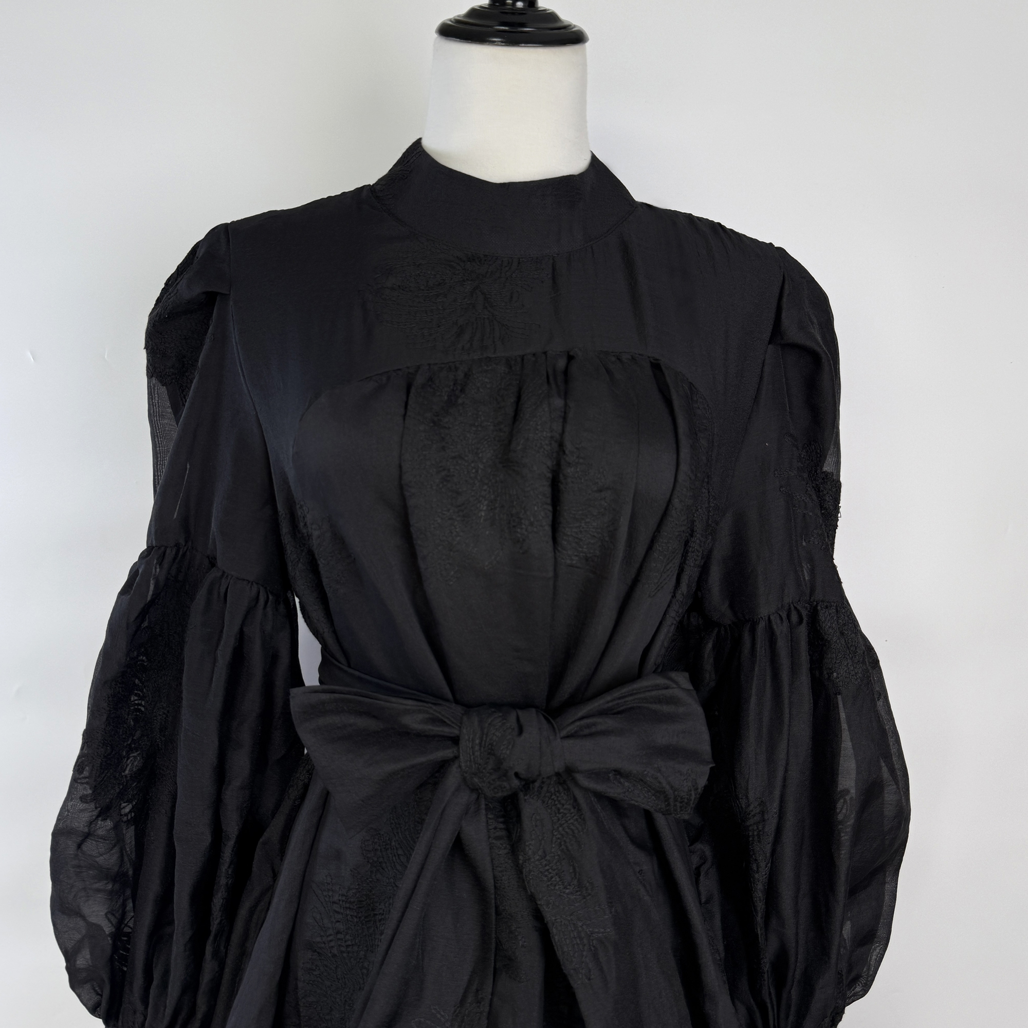 Real shot French style dress for women in autumn, with a high-end feel, tied waist, lantern sleeves, heavy embroidery, large swing long skirt Real shot French style dress for women in autumn, with a high-end feel, tied waist, lantern sleeves, heavy embroidery, large swing long skirt