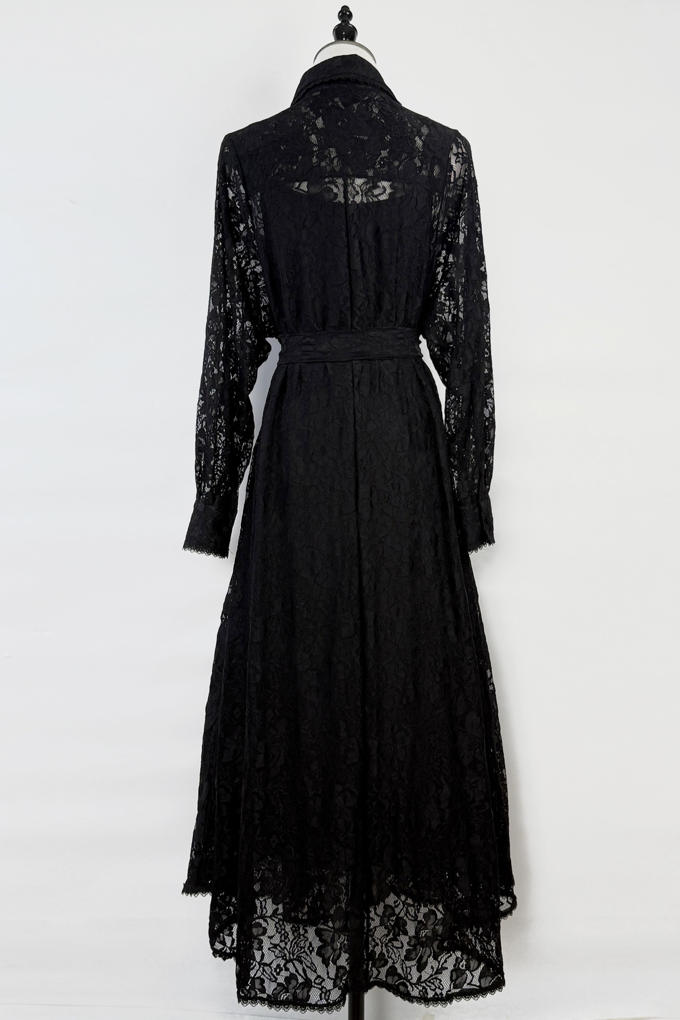 Real shot of 2-color elegant ladylike lantern sleeves with a high-end feel, solid color lace dress with single breasted buckle and waist cinching tie Real shot of 2-color elegant ladylike lantern sleeves with a high-end feel, solid color lace dress with single breasted buckle and waist cinching tie