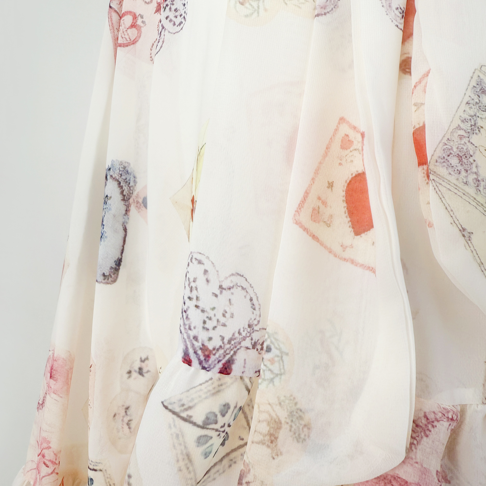 Real shot of 2025 early autumn fashion Australian niche graffiti loose fit vacation style jumpsuit long skirt fake two pieces Real shot of 2025 early autumn fashion Australian niche graffiti loose fit vacation style jumpsuit long skirt fake two pieces