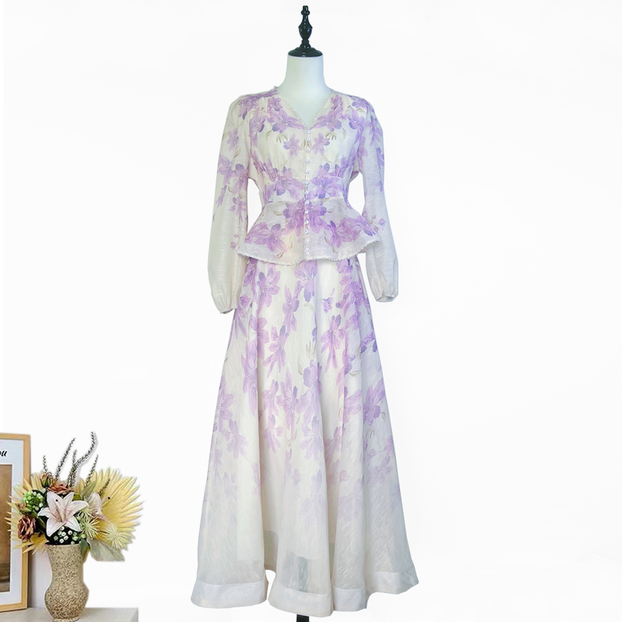 Real shot French nail bead retro printed long sleeved ruffled V-neck shirt with high waist and large swing long skirt two-piece set Real shot French nail bead retro printed long sleeved ruffled V-neck shirt with high waist and large swing long skirt two-piece set