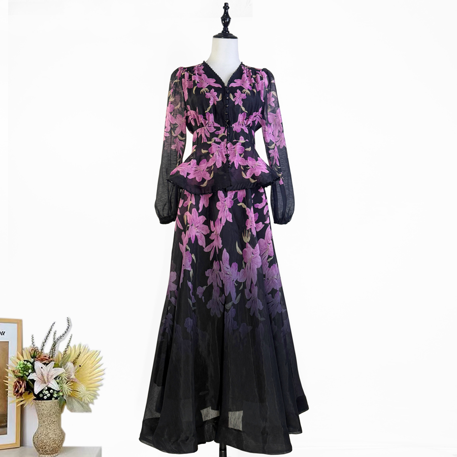 Real shot French nail bead retro printed long sleeved ruffled V-neck shirt with high waist and large swing long skirt two-piece set Real shot French nail bead retro printed long sleeved ruffled V-neck shirt with high waist and large swing long skirt two-piece set
