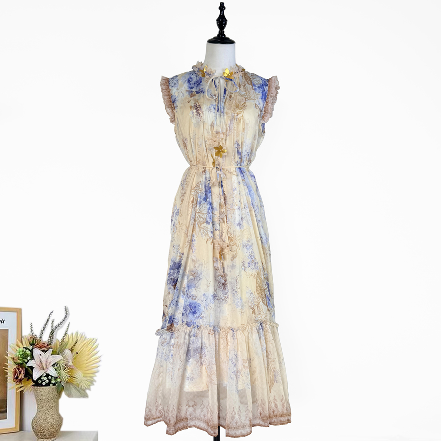 Real shot of a niche Australian Z family's lilac purple lace up waist, sleeveless flowing silk crepe dress, long skirt Real shot of a niche Australian Z family's lilac purple lace up waist, sleeveless flowing silk crepe dress, long skirt