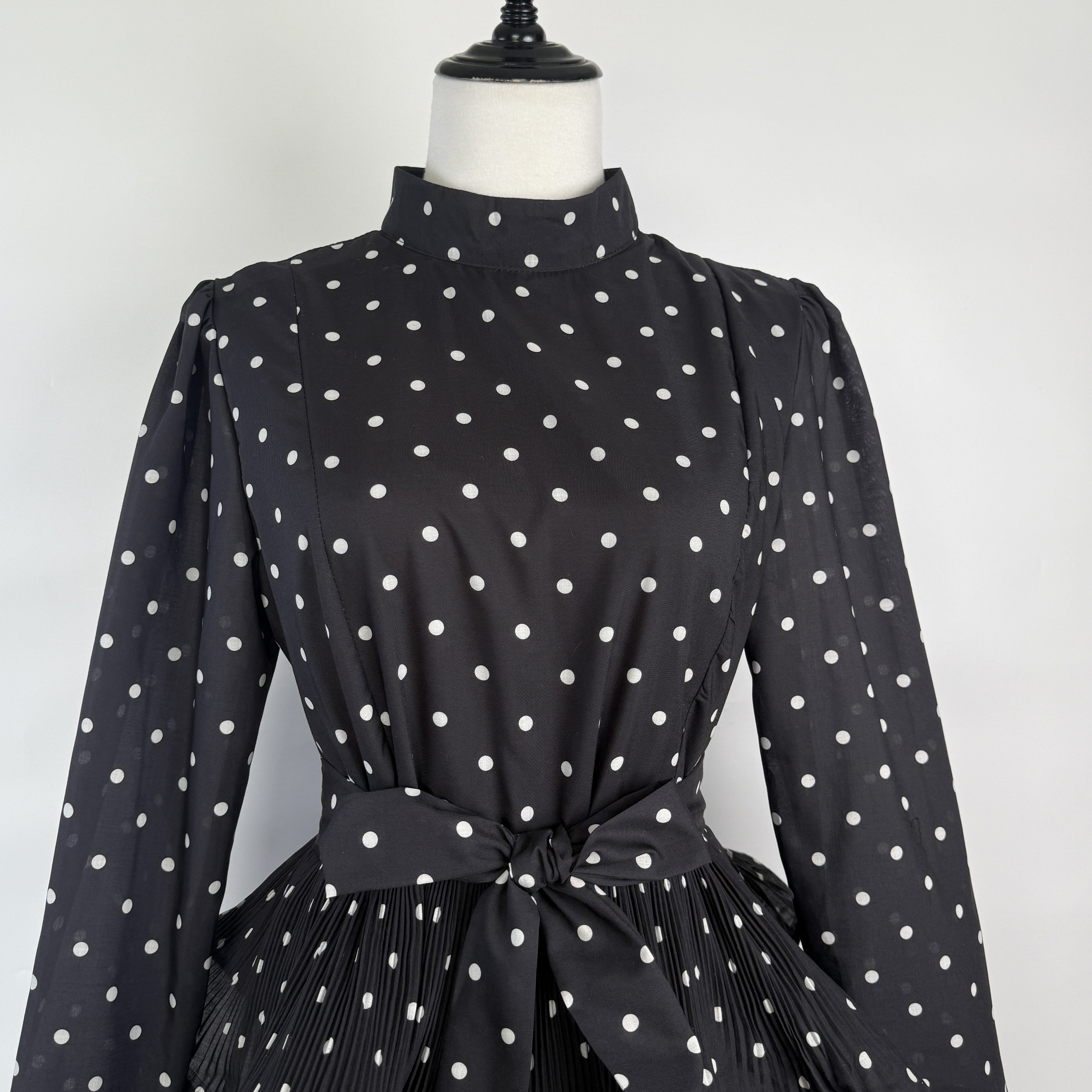 Real shot of Australia's autumn new classic polka dot print stand up collar pleated ruffle edge cake skirt dress Real shot of Australia's autumn new classic polka dot print stand up collar pleated ruffle edge cake skirt dress