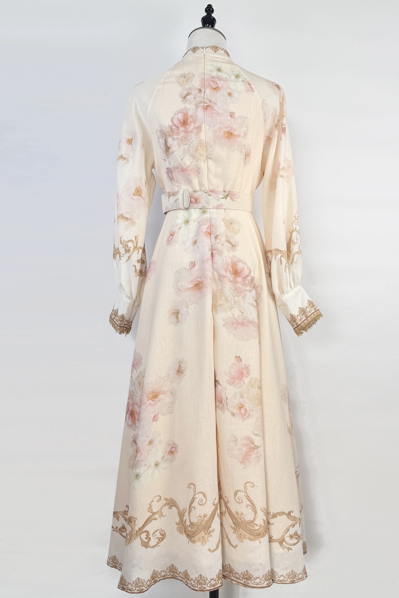 Realistic shooting of autumn new style lantern sleeves, palace style printed buckle, waist cinching, slit design, long dress Realistic shooting of autumn new style lantern sleeves, palace style printed buckle, waist cinching, slit design, long dress