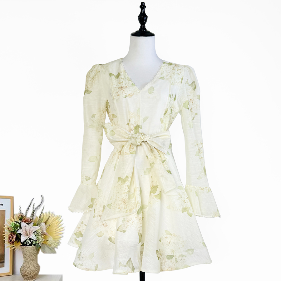 Real shot of Australian new fashionable printed V-neck heavy nail bead trumpet sleeve summer dress with tie up and waist cinching