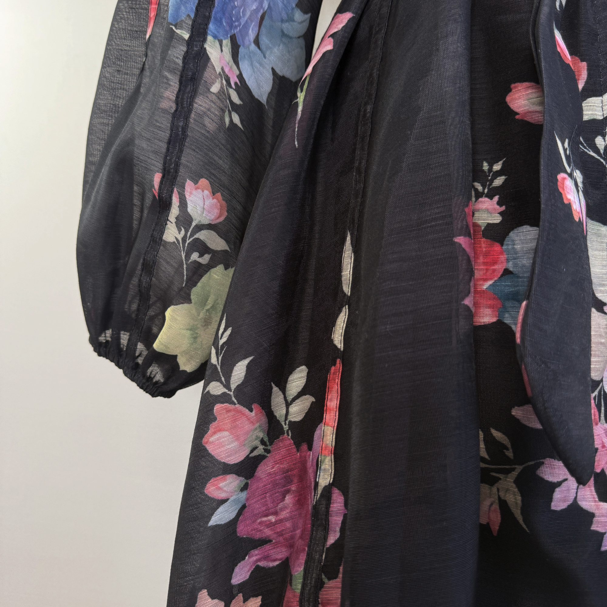 Real time shooting of French black floral dress for tea break, 2025 new high cold imperial style, niche and exquisite skirt Real time shooting of French black floral dress for tea break, 2025 new high cold imperial style, niche and exquisite skirt