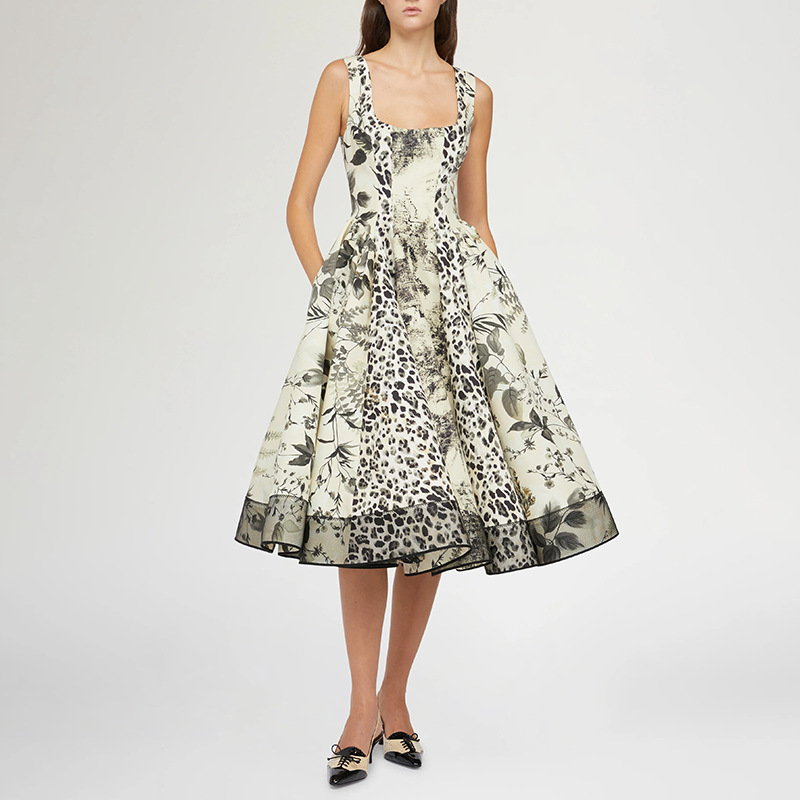 French sexy camisole dress for women 2025 new style square neck sleeveless ink painting printed waist cinching slimming mid length skirt