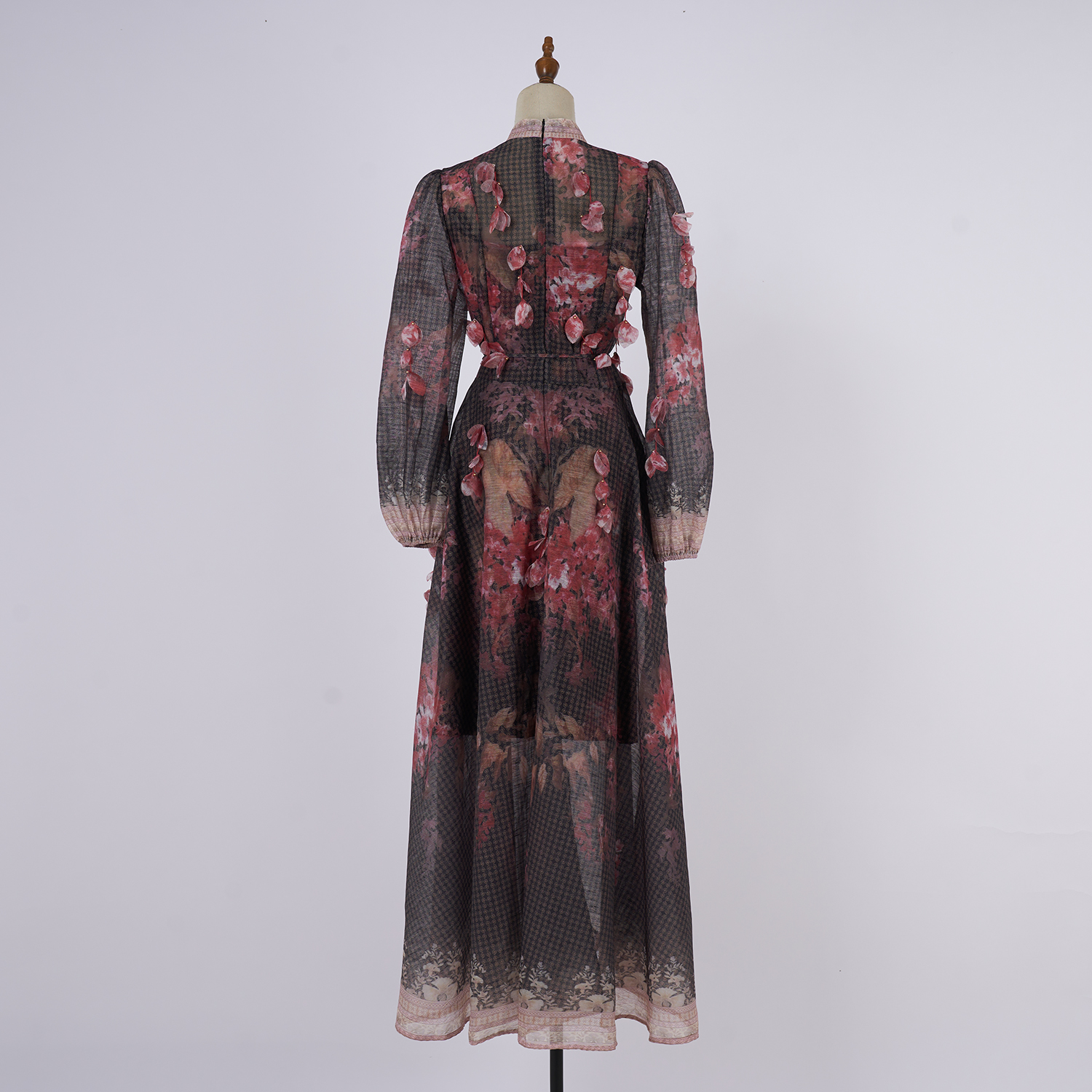 Real time shooting of new handmade hanging flower long dress with heavy craftsmanship positioning, two-piece set in 4 colors Real time shooting of new handmade hanging flower long dress with heavy craftsmanship positioning, two-piece set in 4 colors