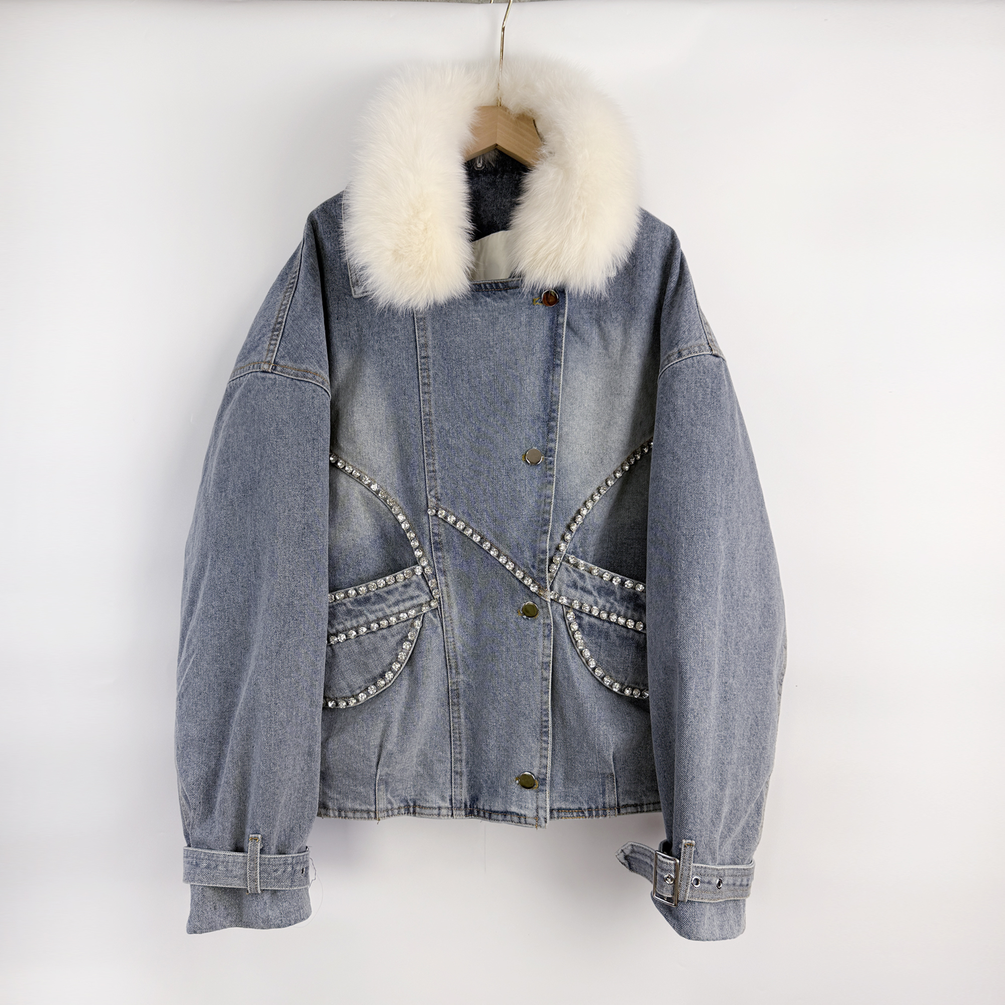 Real shooting of European and American style temperament, big fur collar, single breasted zipper, luxurious diamond binding loose top jacket, down coat